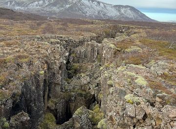 iceland/Þingvellir-national-park/landmark/hvannagja