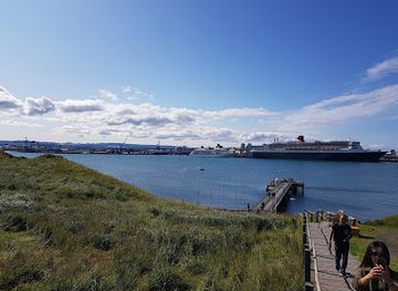 iceland/reykjavik/landmark/imagine-peace-tower