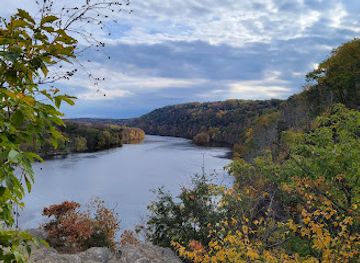 connecticut/housatonic-valley/landmark/lovers-leap-state-park