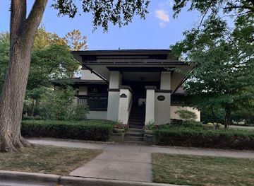 illinois/prairie-state/landmark/f-b-henderson-house-frank-lloyd-wright
