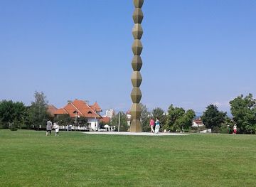 romania/targu-jiu/landmark/park-of-the-infinite-column