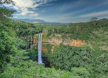 mauritius/black-river/landmark/chamarel-waterfall