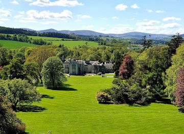ireland/county-wicklow/landmark/killruddery-house-gardens