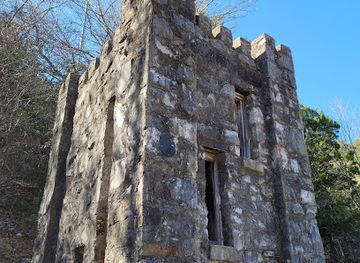 oklahoma/chickasaw-country/landmark/collings-castle