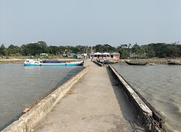 bangladesh/chittagong-division/landmark/hajirhat-launch-ghat