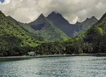 french-polynesia/tahiti-iti/landmark/tahiti-iti-tour-and-surf