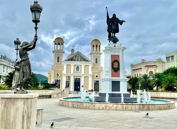 puerto-rico/mayaguez-region/landmark/plaza-cristobal-colon