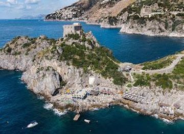 italy/capri/landmark/capo-di-conca-s-tower