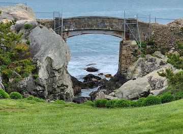 rhode-island/newport-cliff-walk/landmark/rough-point