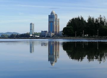 malaysia/kota-kinabalu/likas/landmark/teluk-likas-beach