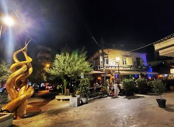 albania/dukagjin/landmark/hemingway-bar-tirana