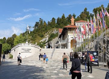 slovenia/postojna/landmark/magdalena-food-fun