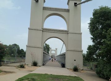 texas/waco/landmark/waco-suspension-bridge