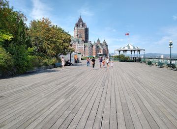 canada/quebec-city/landmark/governors-promenade