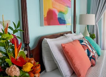 dominica/roseau/landmark/sutton-place-hotel