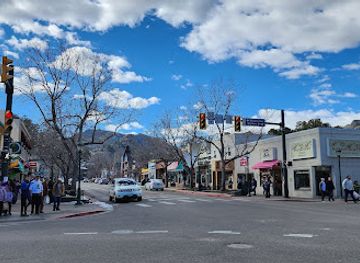 colorado/estes-park/landmark/mountain-blown-glass-inc