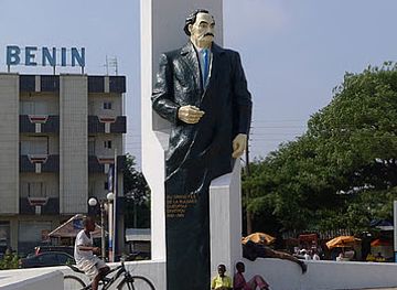 benin/cotonou/gbedjromede/landmark/bulgarian-square-georgi-dimitrov