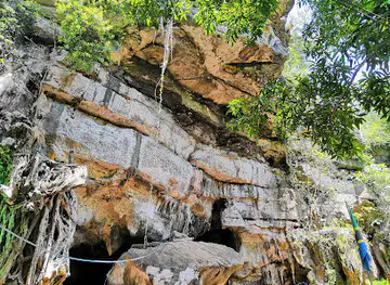 Amboni Caves