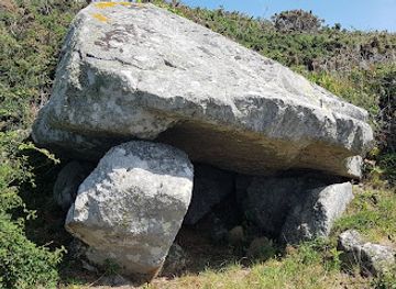 guernsey/brecqhou/landmark/dolmen