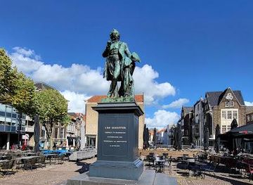 netherlands/delft/landmark/statue-of-ary-scheffer