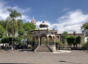 mexico/guadalajara/tlaquepaque-centro/landmark/jardin-hidalgo