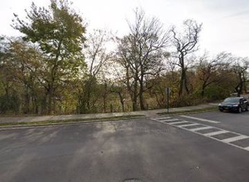 illinois/berwyn/landmark/bourbon-spring-historic-site