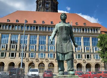 germany/dresden/landmark/rubble-woman-monument-dresden