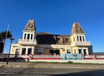 chile/pichilemu/landmark/agustin-ross-cultural-centre