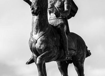 egypt/alexandria/landmark/statue-of-alexander-the-great