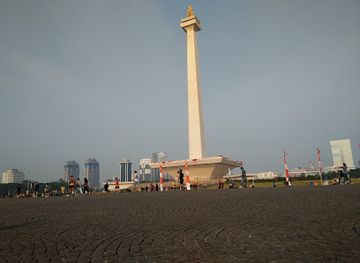 Monas