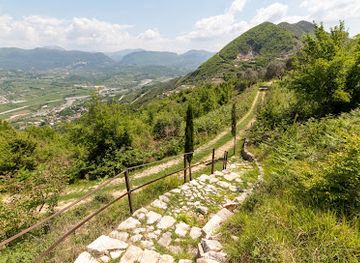 albania/skrapar/landmark/monumental-tomb-of-the-ancient-settlement-of-persqop