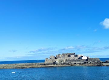 guernsey/herm/landmark/st-peter-port-harbour