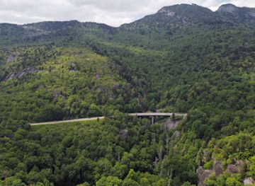 north-carolina/yadkin-valley/landmark/graffiti-rockside