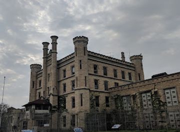 illinois/prairie-state/landmark/des-plaines-dolomite-prairies-land-and-water-reserve