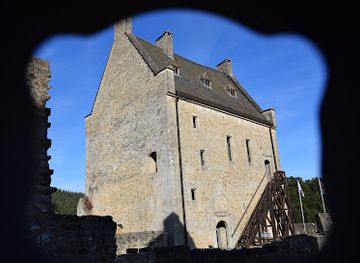 luxembourg/red-lands/landmark/larochette-castle