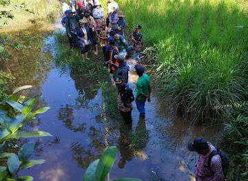 indonesia/south-kalimantan/landmark/perahu-bersejarah-desa-banama