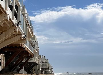 california/los-angeles/malibu/landmark/former-home-of-stan-laurel