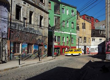 chile/valparaiso/landmark/escalera-reina-victoria