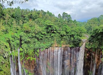 indonesia/east-java/landmark/tumpak-sewu-waterfall