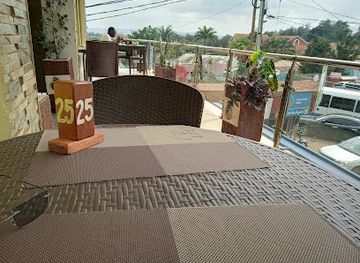 uganda/mbarara/landmark/cafe-havana3