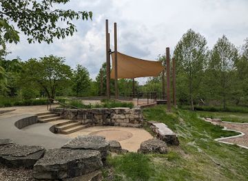 illinois/aurora/landmark/red-oak-nature-center