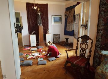 lithuania/lithuanian-seaside/landmark/l-truikio-ir-m-rakauskaites-memorialinis-butas-muziejus