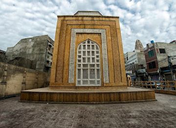 pakistan/punjab/landmark/qutb-ud-din-aibak-s-tomb