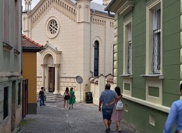 romania/sighisoara-area/landmark/boldog-apor-vilmos-memorial