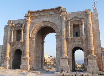 jordan/badia/landmark/arch-of-hadrian