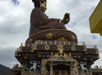 bhutan/lhuntse/landmark/the-world-s-tallest-statue-of-guru-rinpoche