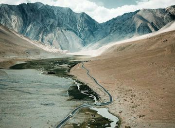 india/leh-ladakh/landmark/dream-ladakh-tours-and-travels