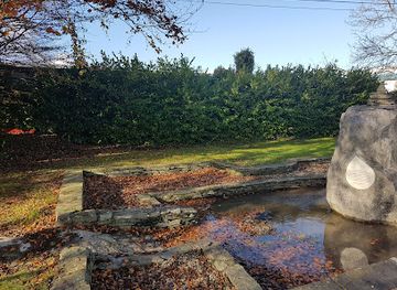 ireland/ennis/landmark/cois-na-habhna