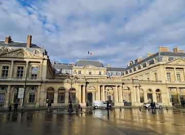 france/ile-de-france/landmark/domaine-national-du-palais-royal