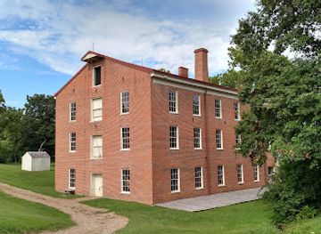 missouri/great-plains/landmark/watkins-woolen-mill-state-park-and-historic-site